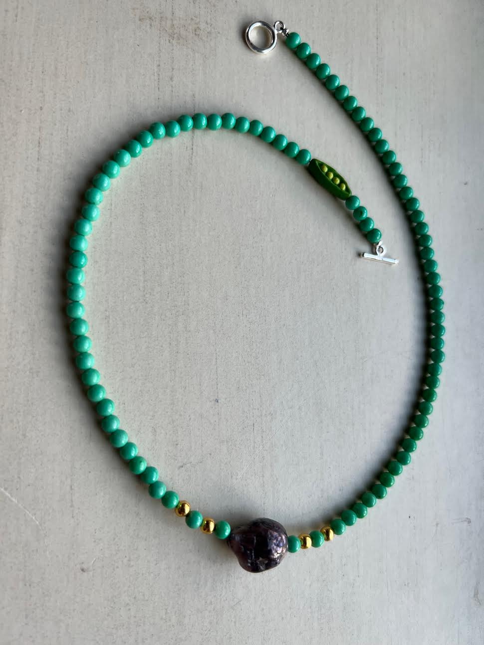 black pearl on green quartz bead necklace