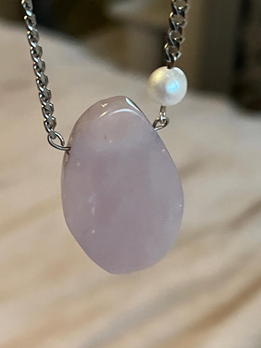 Rose quartz and pearl necklace